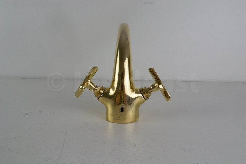 brass single hole bathroom faucet