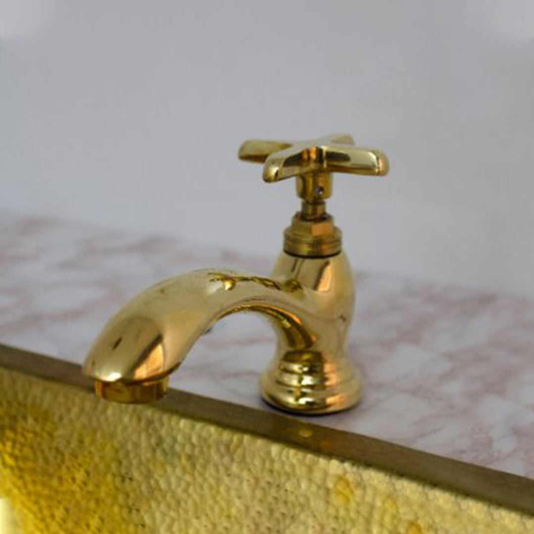 brass single hole bathroom faucet